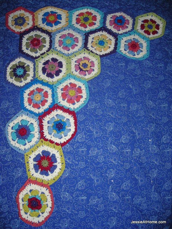 hexagon-blanket-growing