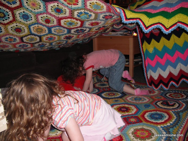 Fun-in-the-blanket-fort-2011