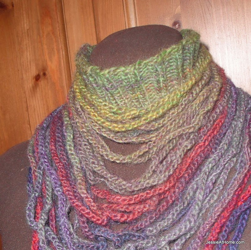 Ellen-knit-turtle-neck-lace-pattern