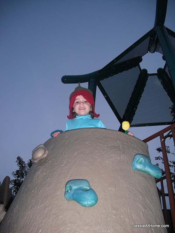 Vada-Fairy-at-the-top-of-the-rock-wall