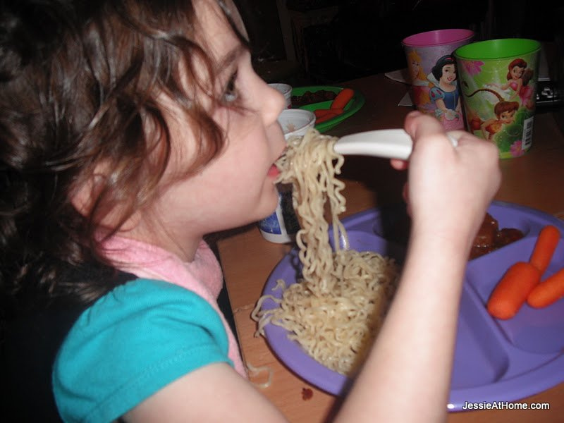 someone-loves-noodles-2011