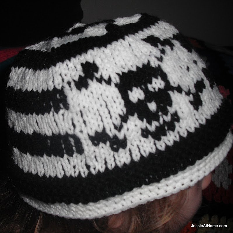 black-and-white-pirate-hat