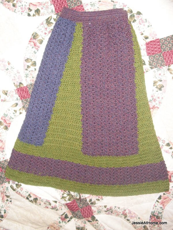 Fanny-skirt-crochet-pattern-folded