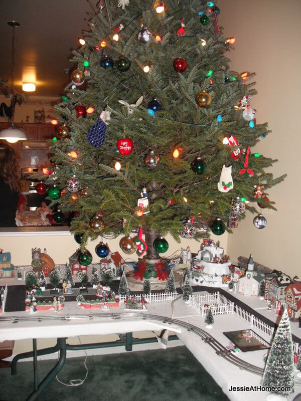Christmas-Tree-Train