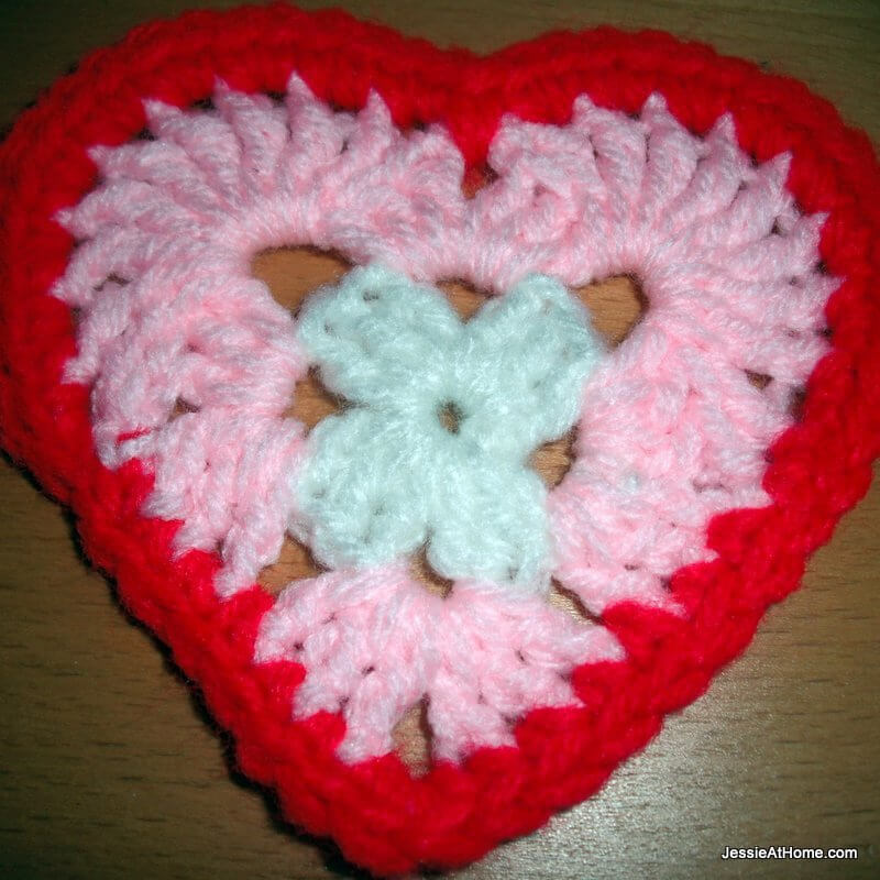 Heart-Free-Crochet-Pattern-Round-3