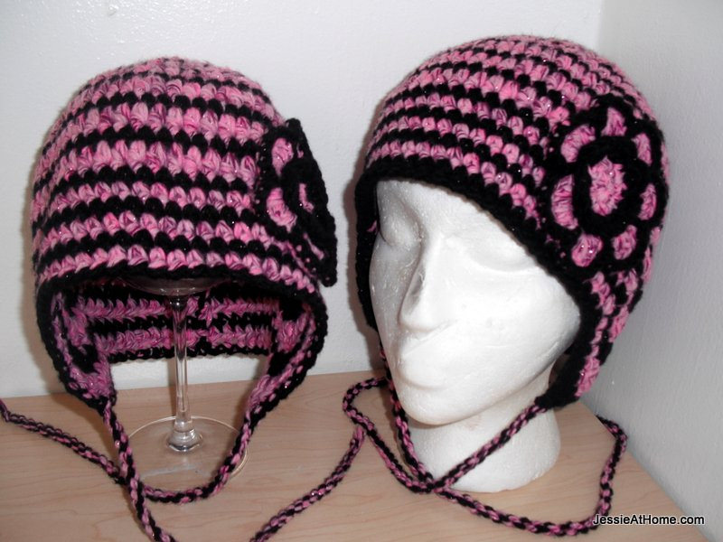 Mother-and-daughter-Max-hats