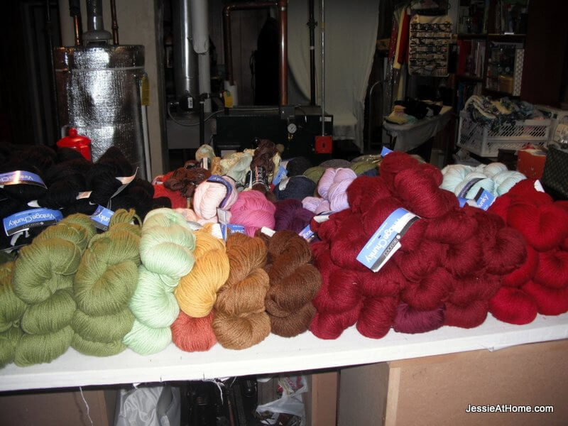 Starting-to-organize- the-yarn