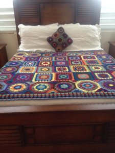 Here is a larger version of the throw with a matching pillow made by Beatriz Rodriguez Lopez!