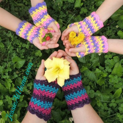 Rock-Star-Mitts-free-crochet-pattern-flowers-by-Jessie-At-Home
