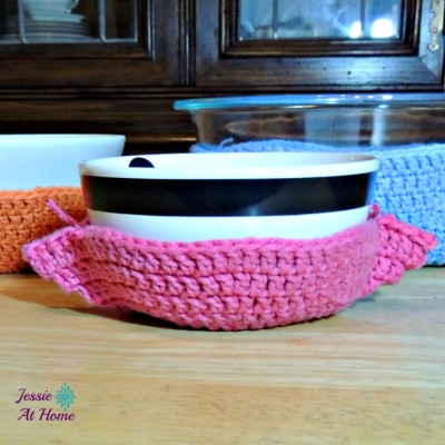 Crochet-Bowl-Cozy-free-crochet-pattern-by-Jessie-At-Home