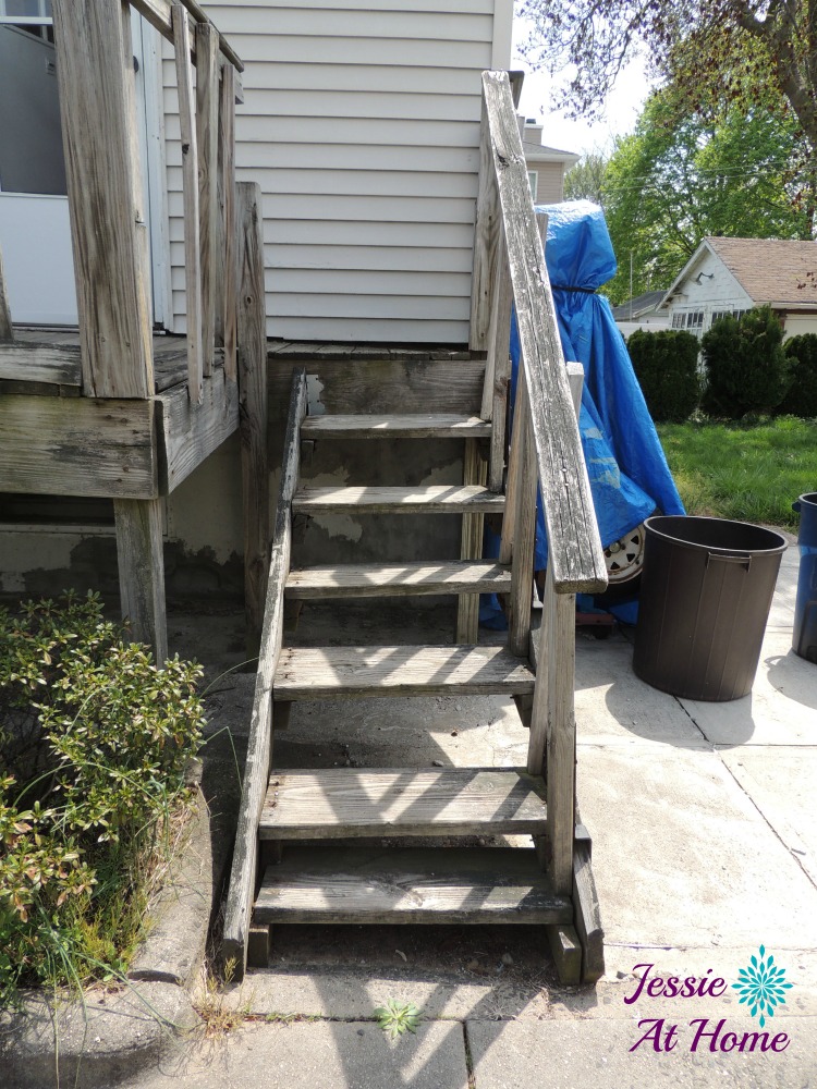 stairs-front-deck-before-2016