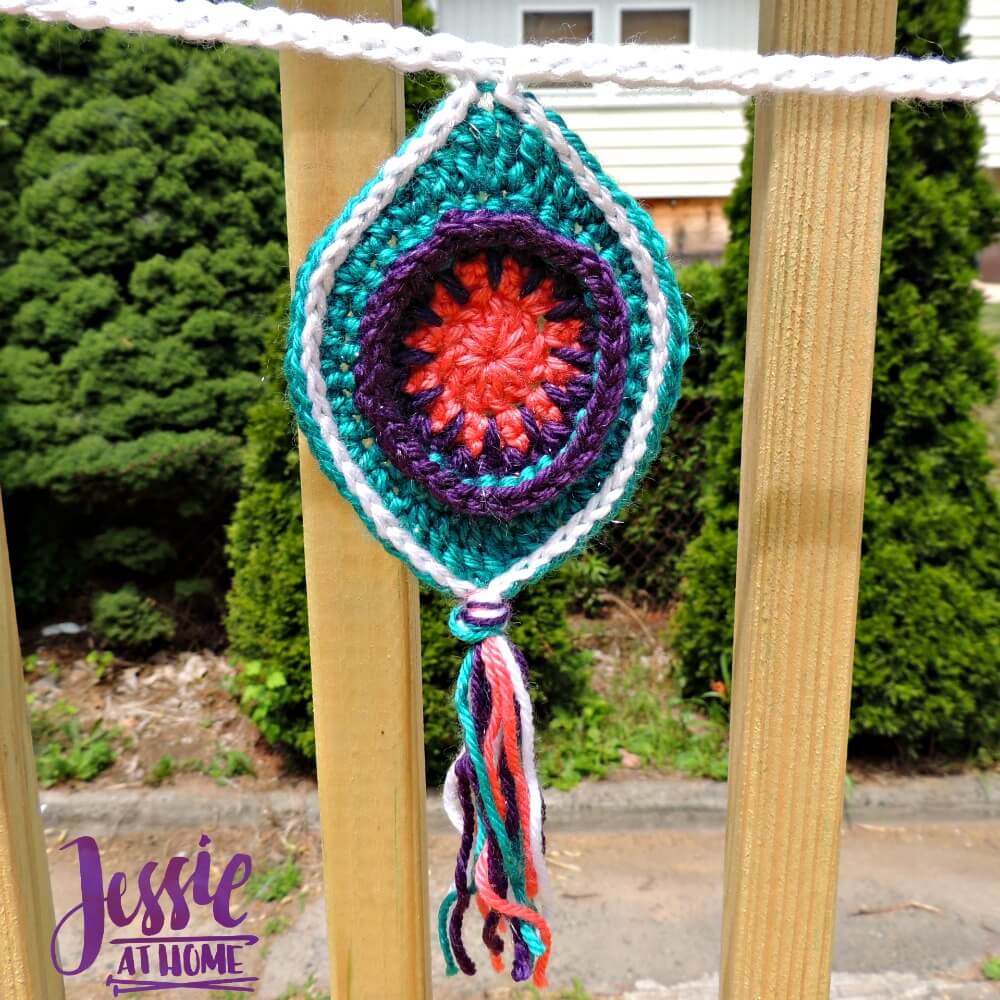 Retro Ornament Bunting free crochet pattern by Jessie At Home - 4