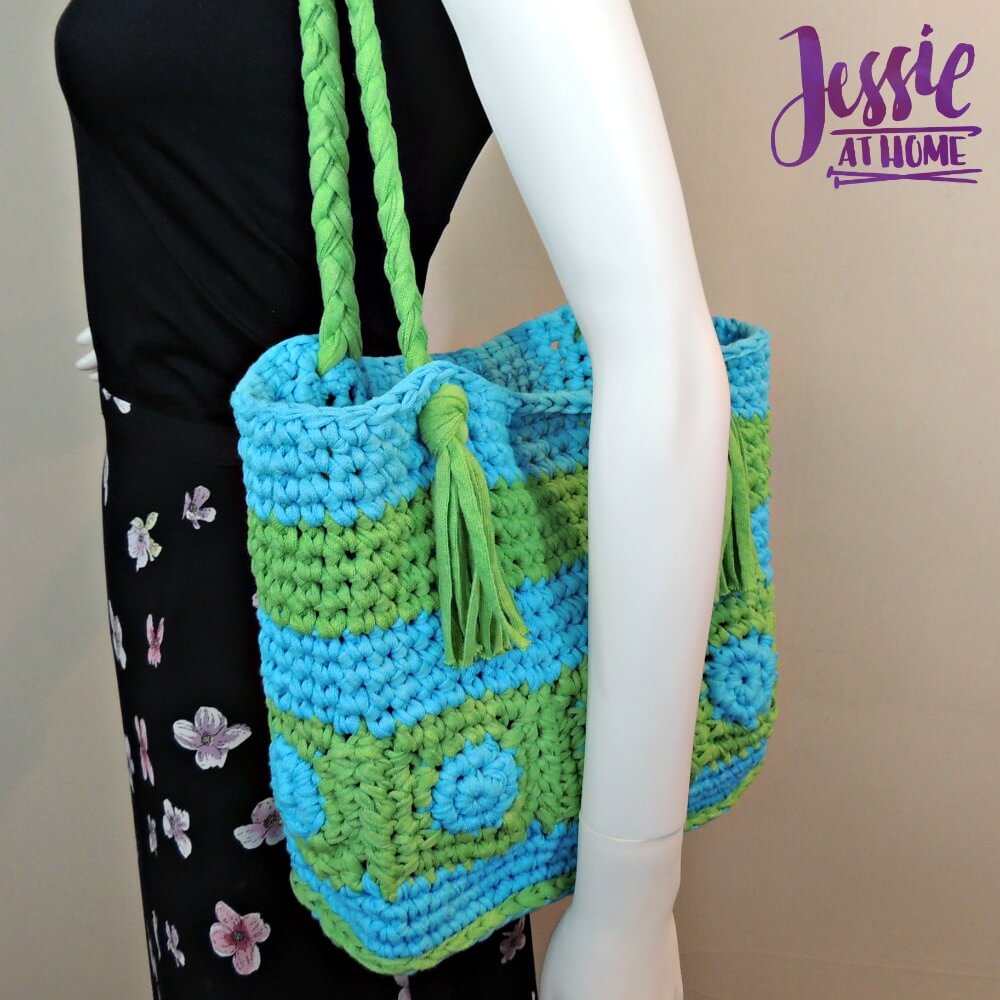 Hoooked Tote free crochet pattern by Jessie At Home - 2