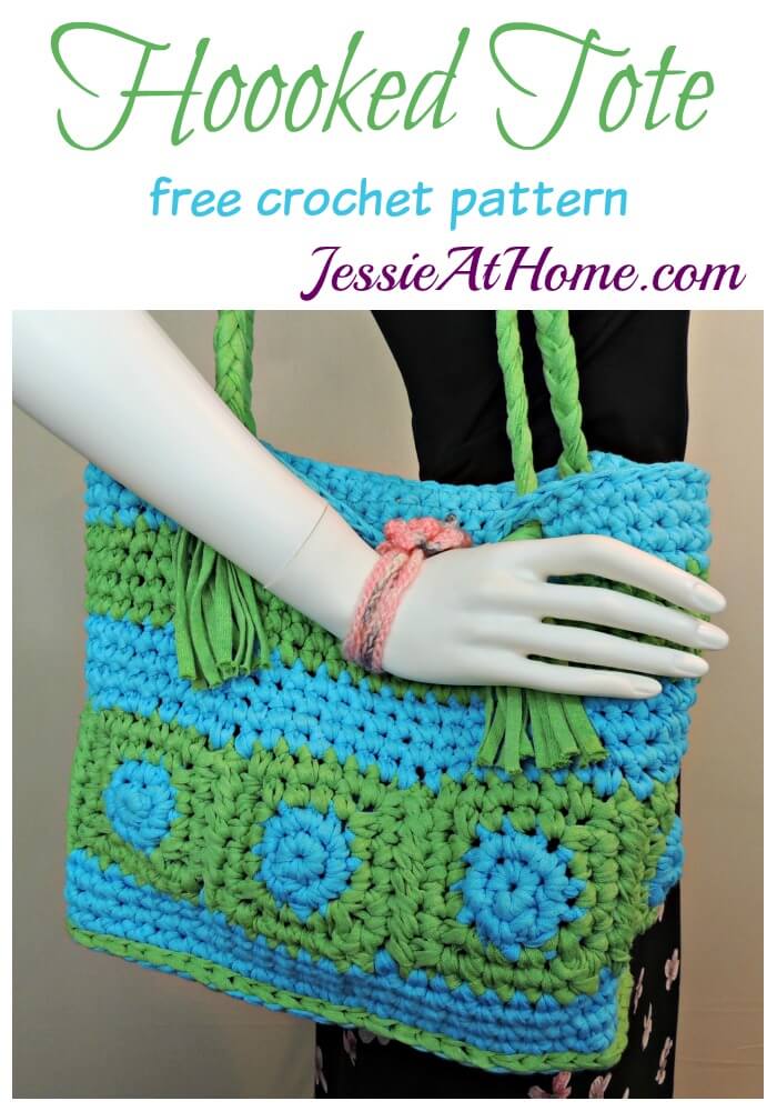 Hoooked Tote free crochet pattern by Jessie At Home