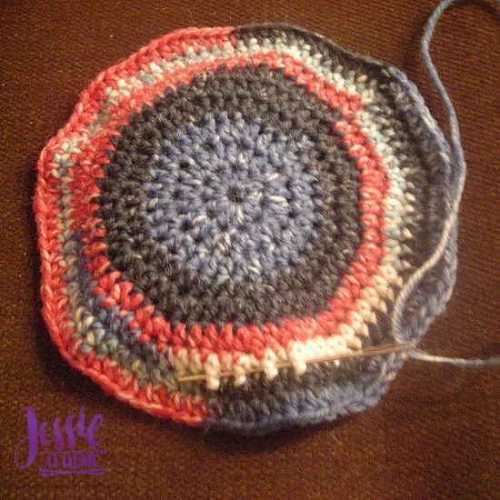 Crochet Jar Top free crochet and craft tutorial by Jessie At Home - Threading Drawstring