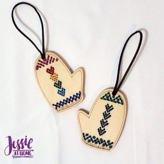 DIY Yarn Ornaments - Stitchable wood ornaments from Katrinkles - Jessie At Home - so pretty