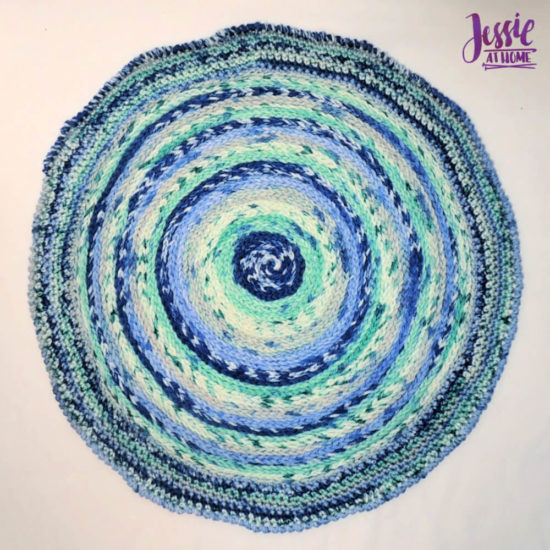 Woven Crochet - A technique tutorial by Jessie At Home - Round